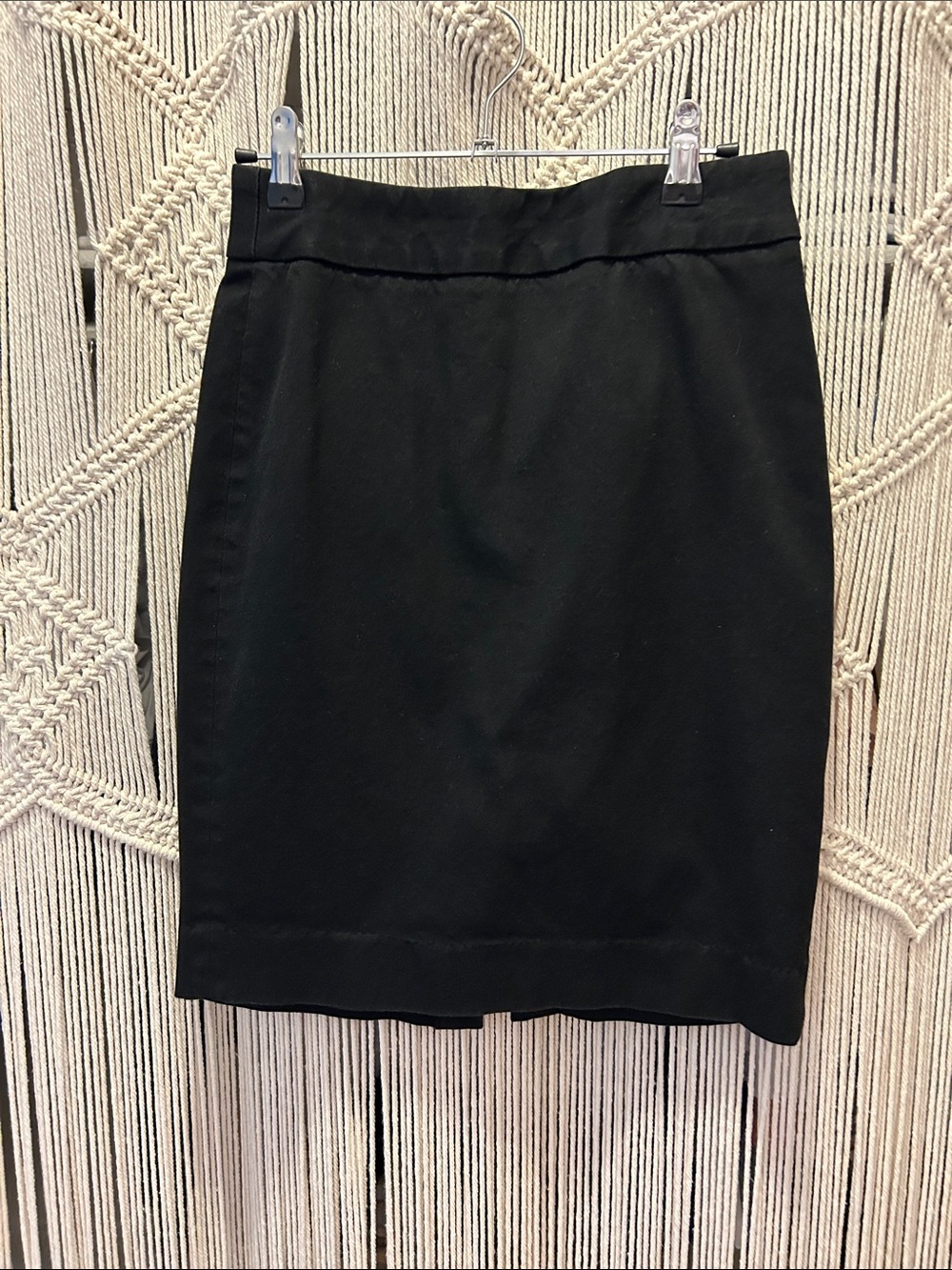Banana Republic Black Pencil Skirt - Classic Tailored Silhouette